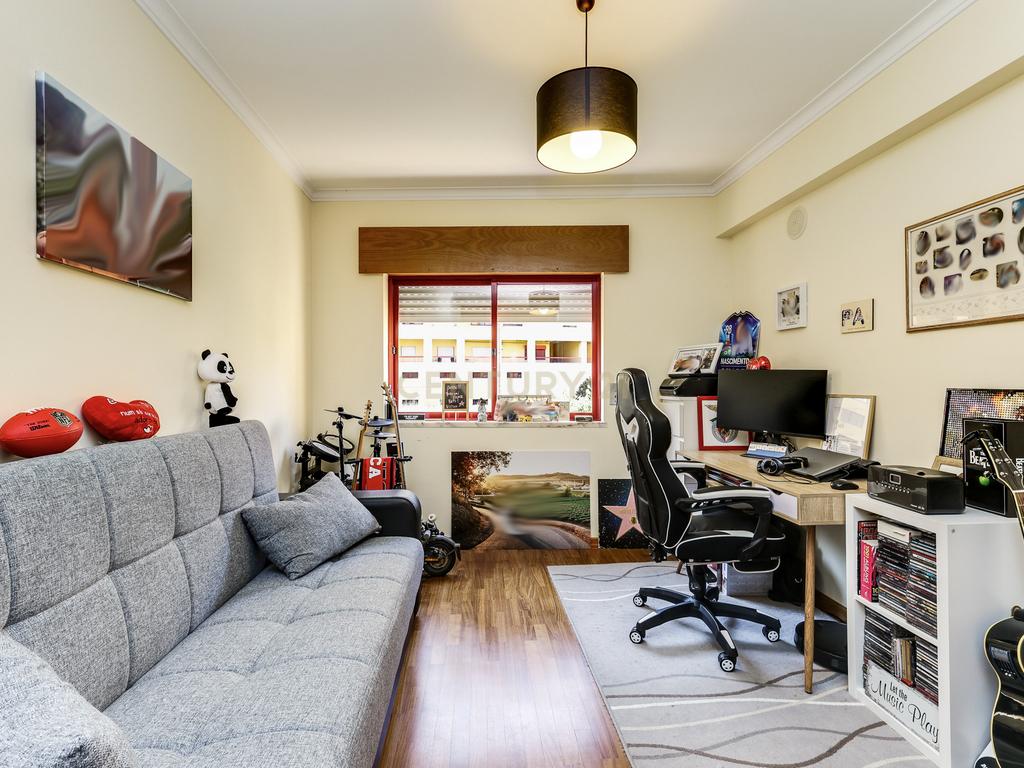 Apartamento T3 com 129m2 e Garagem, na Quinta Da Piedade   - Image 17