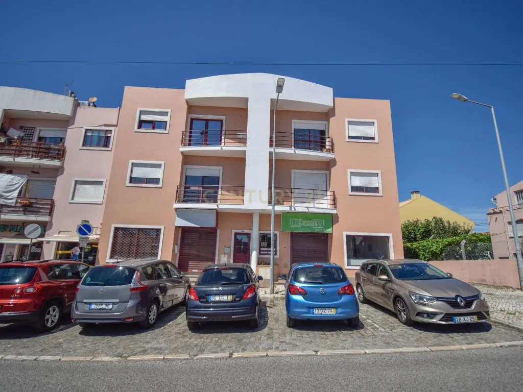Apartamento T3, com 107 m² de área útil, estúdio musical com 40 m² e garagem fechada , varanda e arrecadação - Image 27