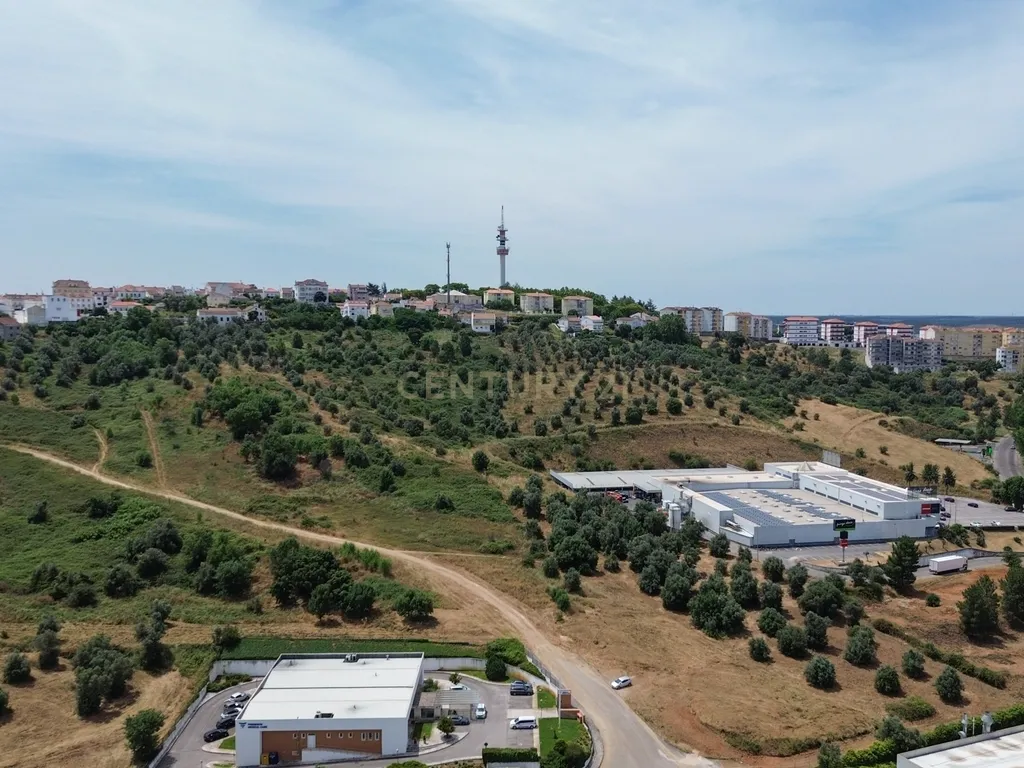 Apartamento T3 com garagem e arrecadação em Abrantes - Image 31