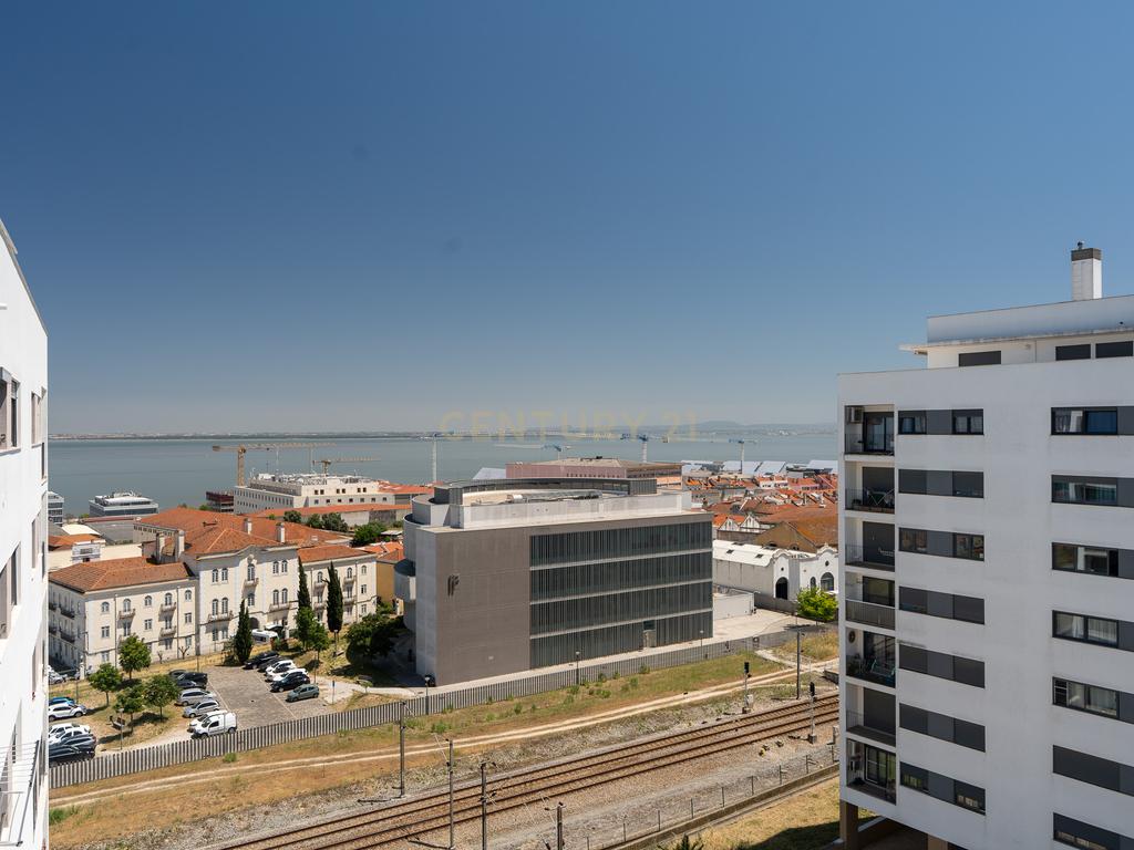 Excelente Apartamento T2 em Braço de Prata - Image 7