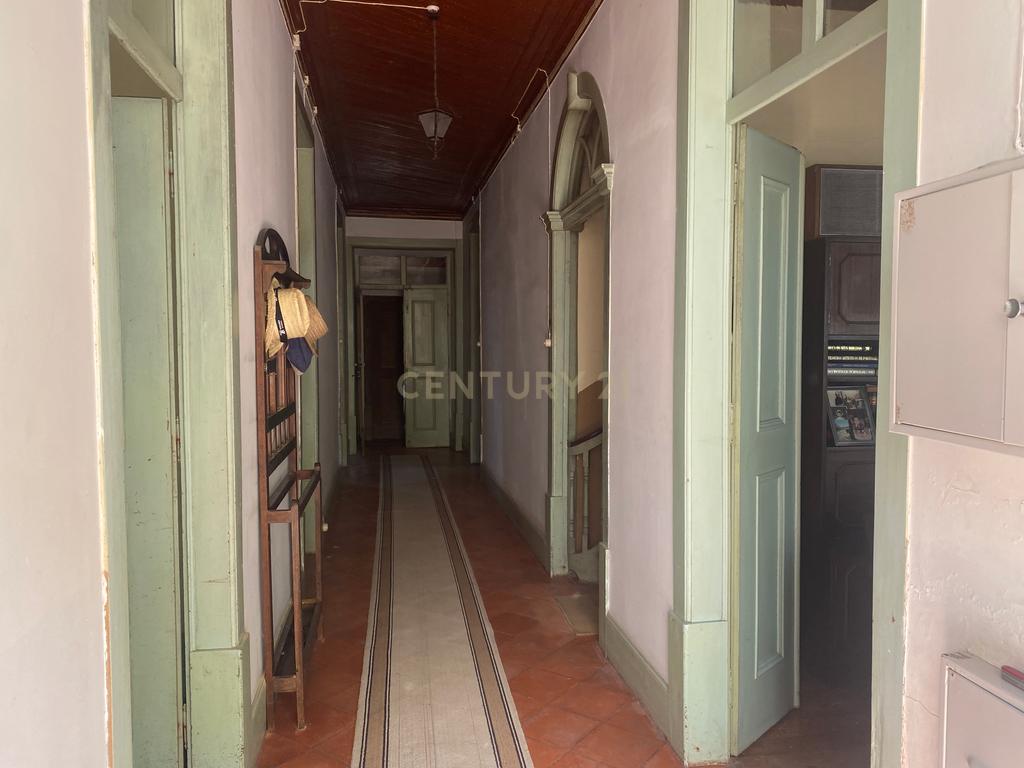 Casas Senhoriais Início Sec XIX + Terreno 4100m2 | 20 minutos de Coimbra - Image 8