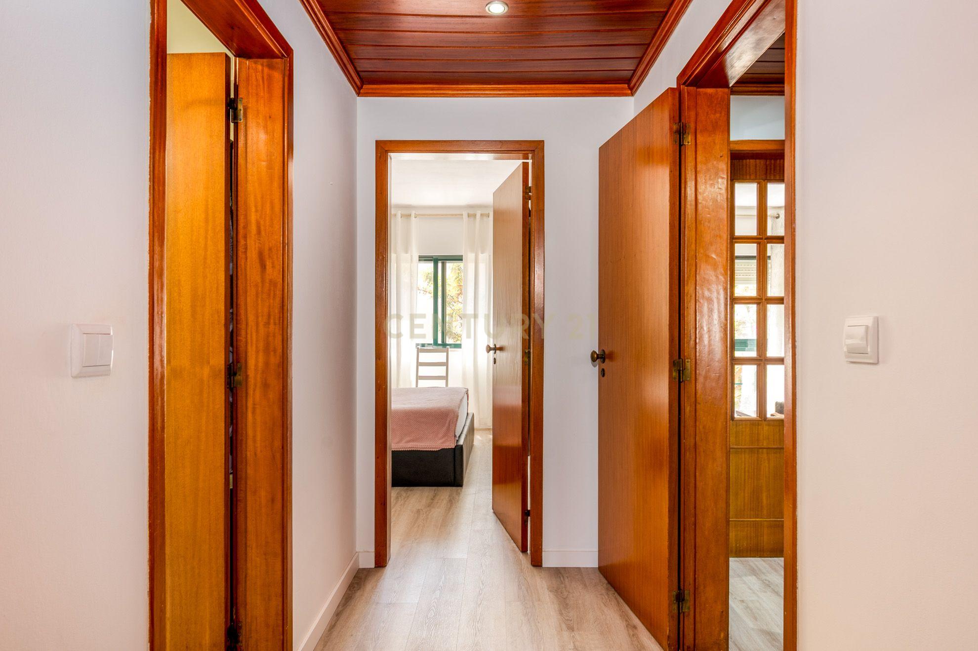 Fotografia 11 de Apartamento T2 renovado em Algueirão Mem Martins, Sintra