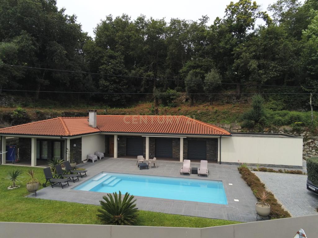  Moradia Térrea com Piscina | Braga - Gerês - Image 59