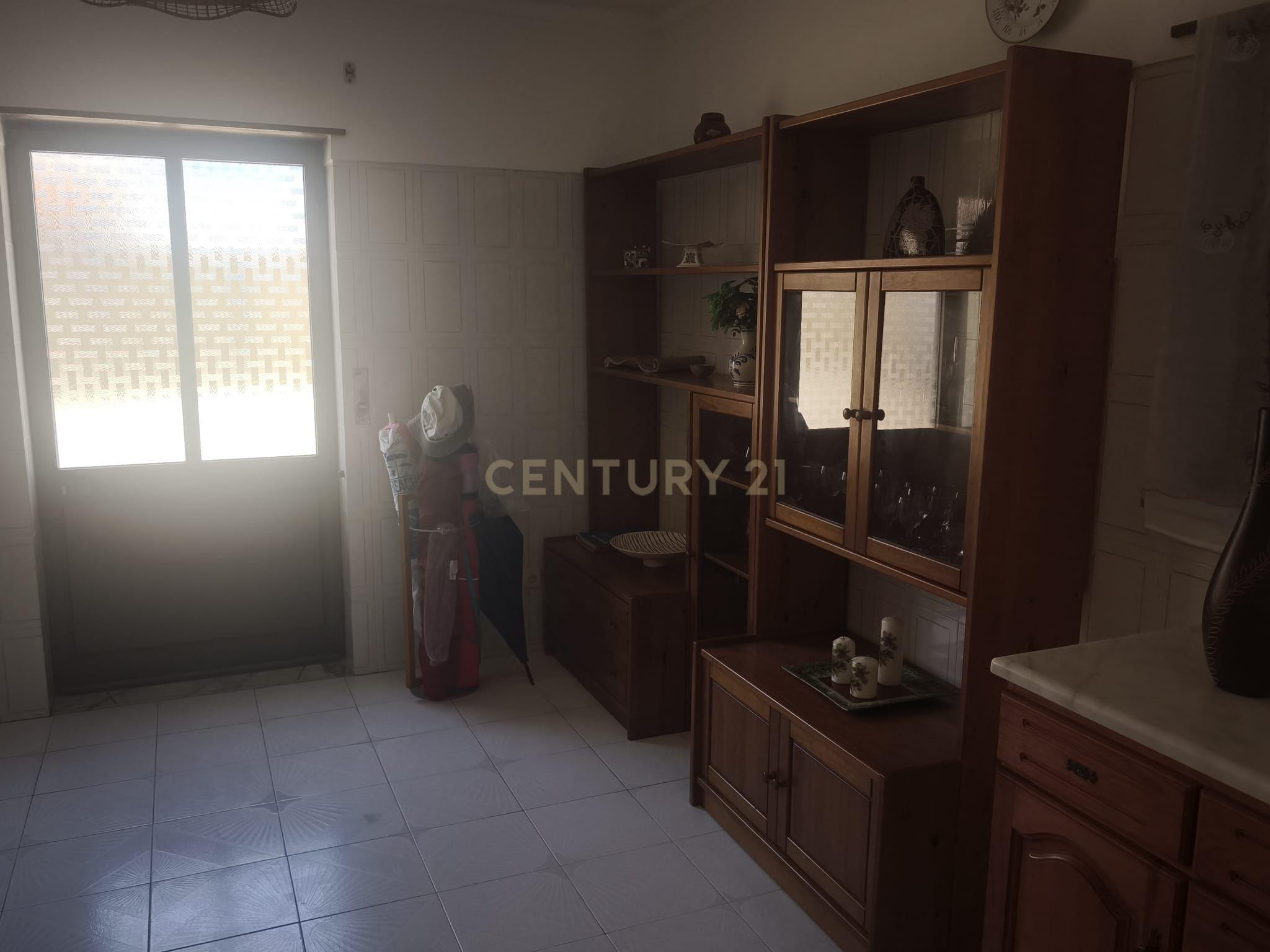 Fotografia 10 de Moradia T3+2 com Terraço, Churrasqueira e Box para 3 Carros – Consolação, Peniche (A 5 min da Praia)