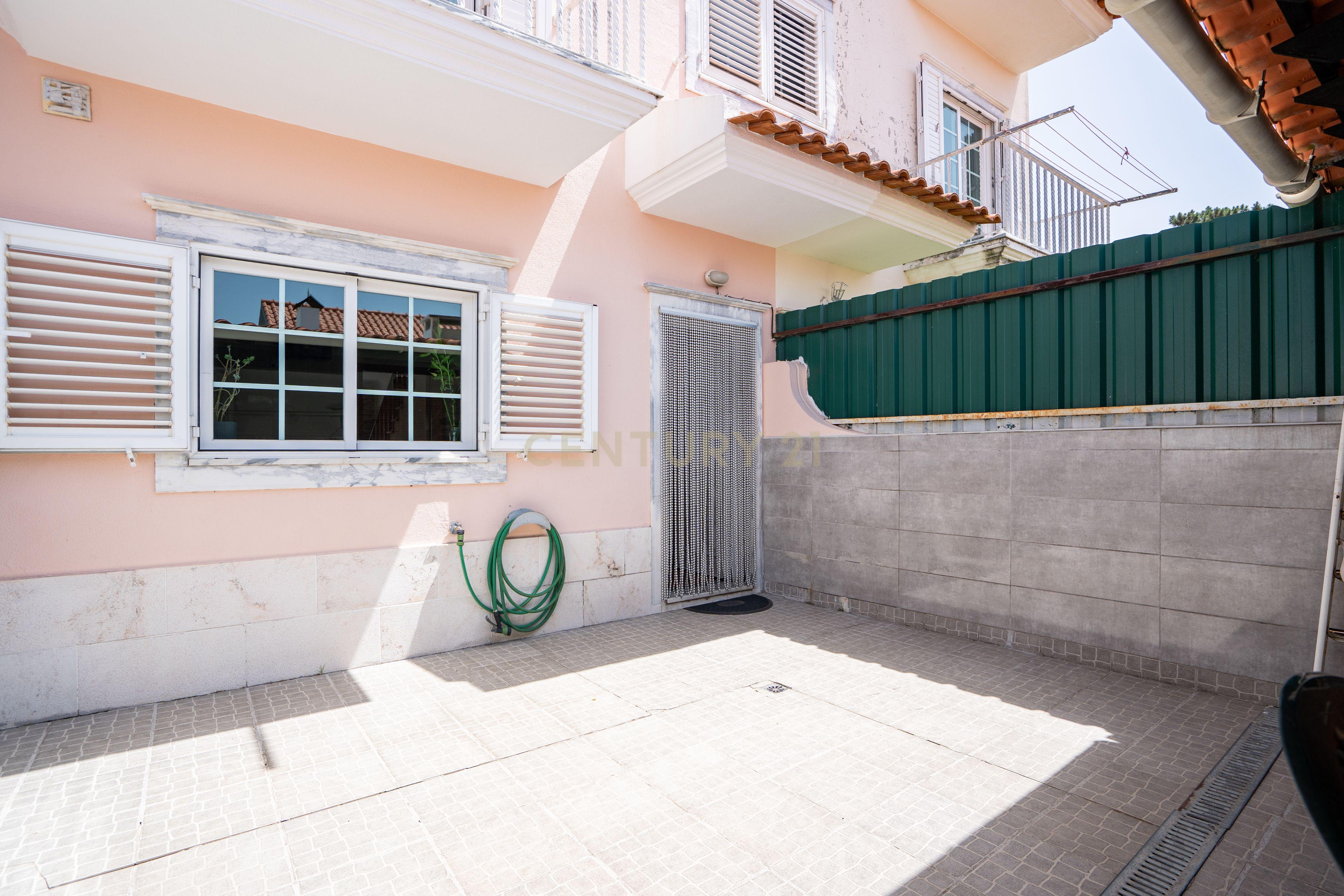 Fotografia 11 de Moradia T3 em Quinta do Conde, Sesimbra - Oportunidade Única