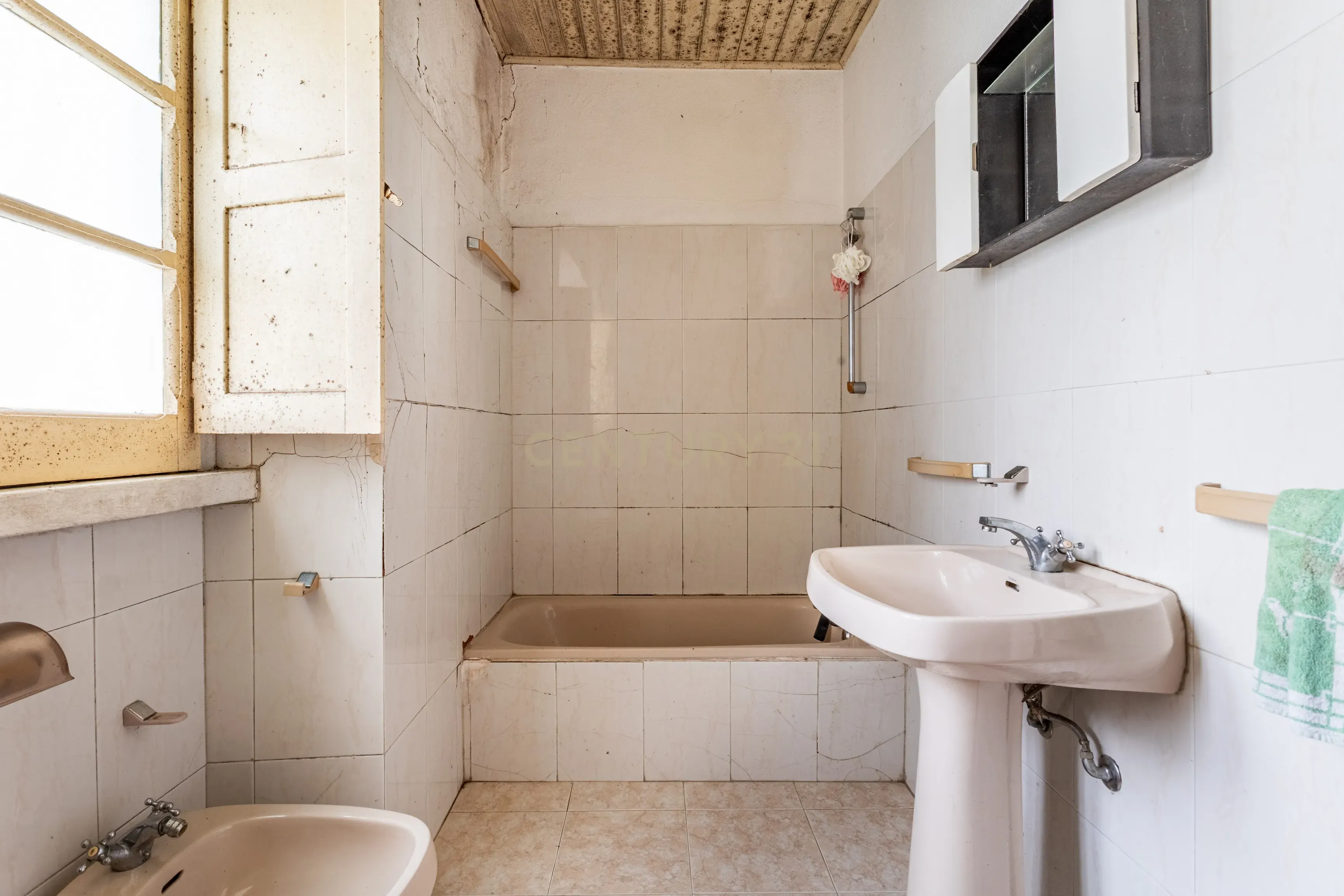 Fotografia 5 de Moradia T4 para Remodelação Total em Vialonga