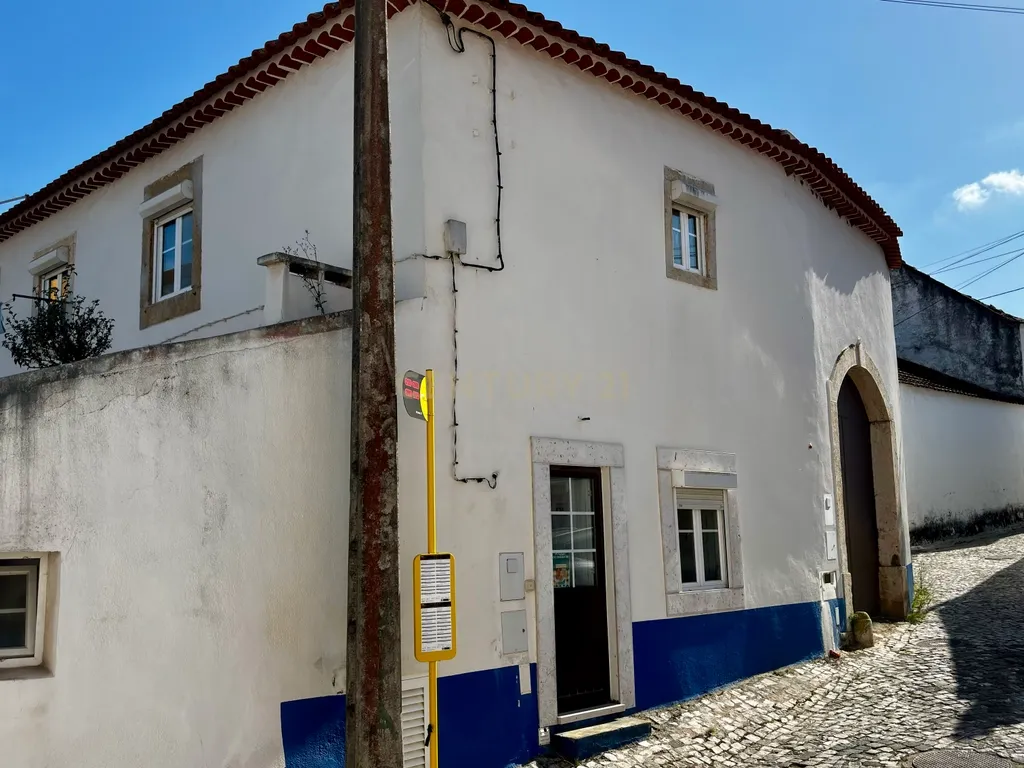 Moradia com T1+T2 Arrendados: Oportunidade no Gradil - Image 6