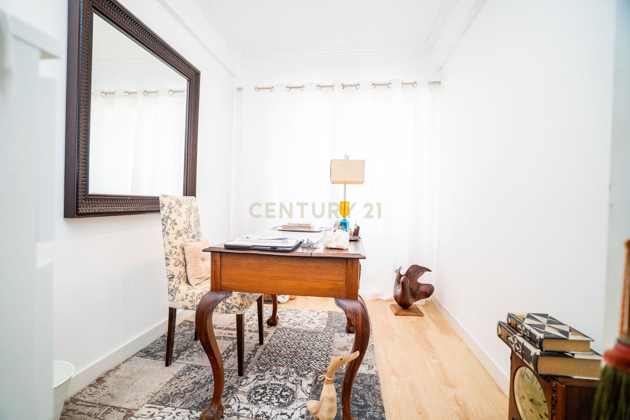 Fotografia 10 de Apartamento T2 com Terraço em Queluz, Sintra