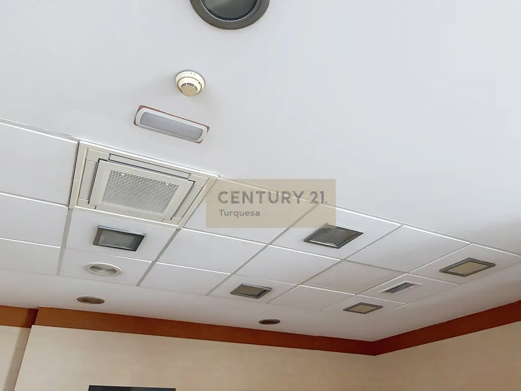 Amplo local comercial em Benalmádena, Málaga, com excelente localização - Image 32