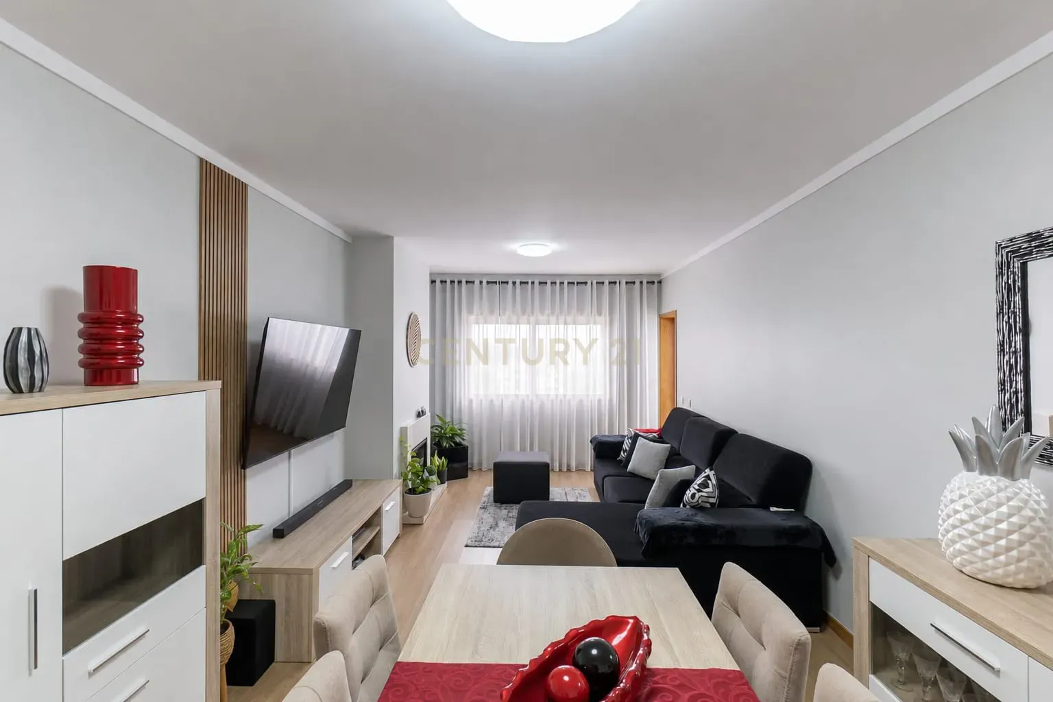 Fotografia 2 de T2 EM ERMESINDE — 106 m², ÁREAS EXTRAORDINÁRIAS E QUALIDADE IMPECÁVEL