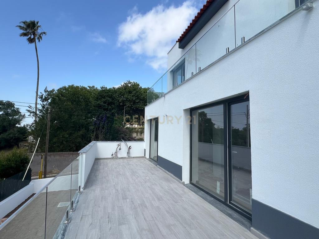 Moradia moderna T4 em construção na Rinchoa - Image 13