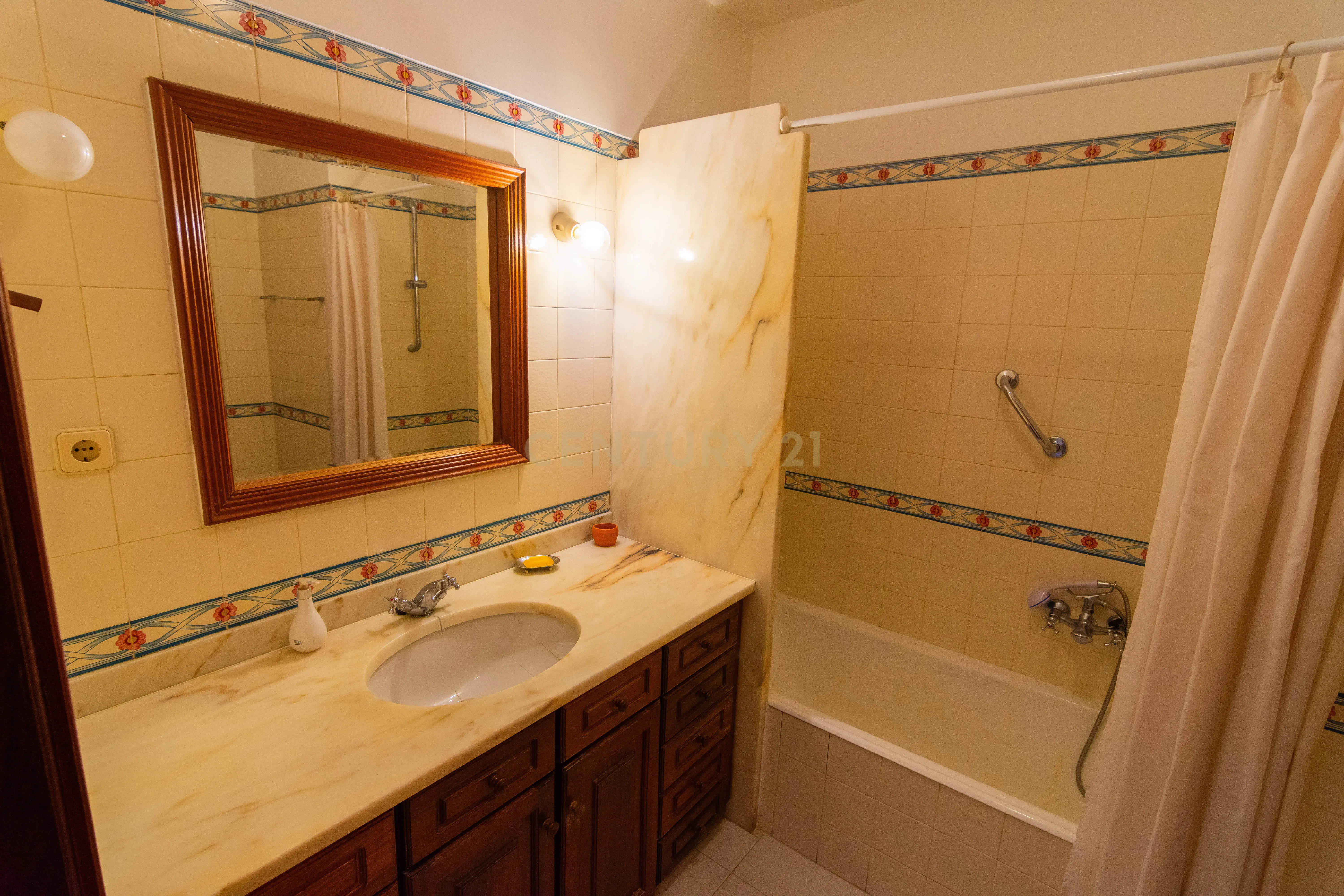 Apartamento T3 em Cascais com Vista Mar e Terraço - Image 26