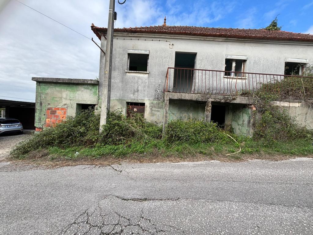 Moradia em ruína para recuperação em Pombal, Leiria - Image 4