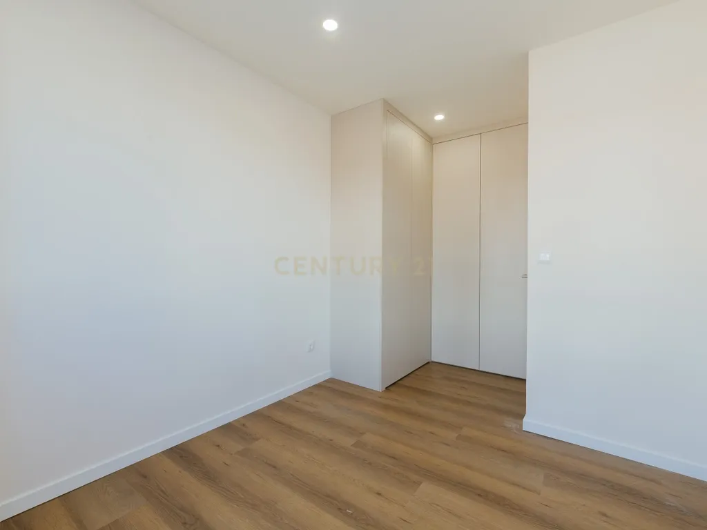 Apartamento T3 moderno e espaçoso no coração do Pinhal Novo - Image 27