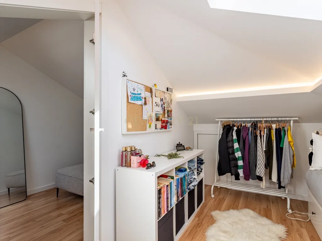 Apartamento T2 transformado em T3 com charme único em Alvalade - Image 20
