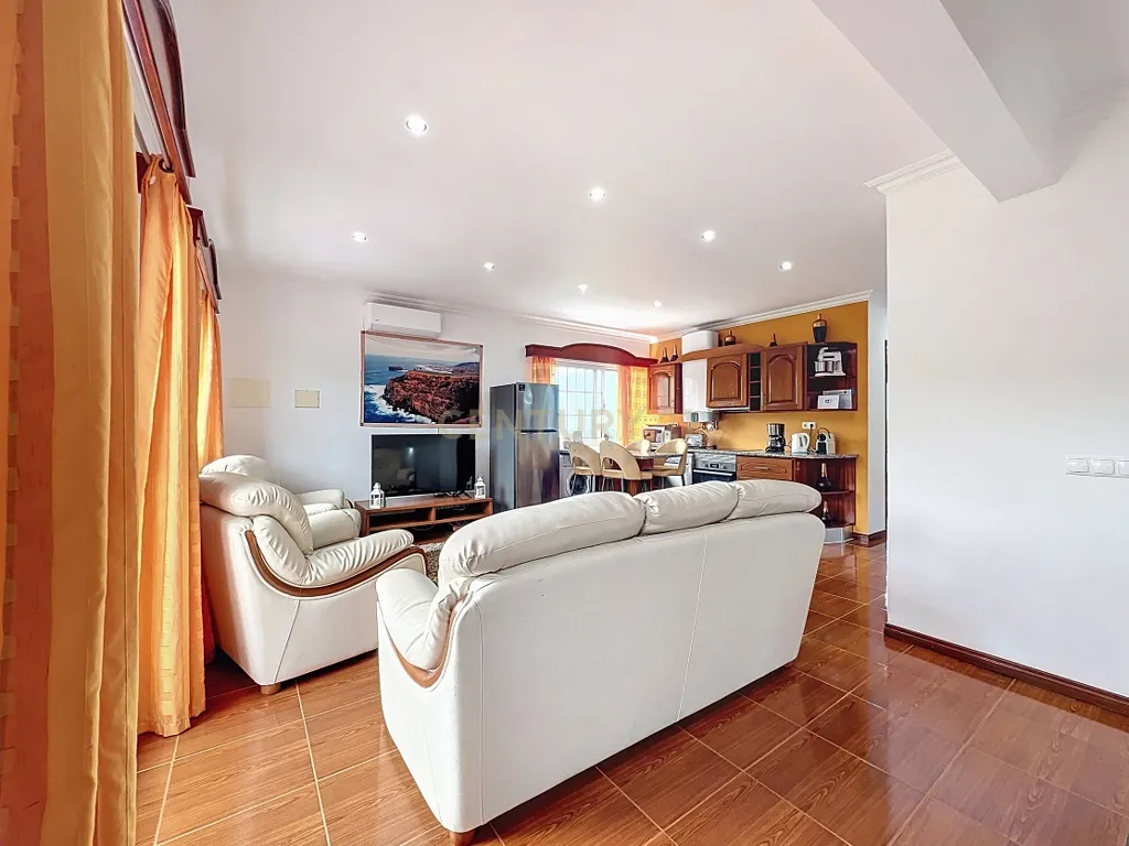 🏡 Moradia Única com Vista Mar — 3 Apartamentos | AL em Funcionamento | Feteiras, Ponta Delgada - Image 31
