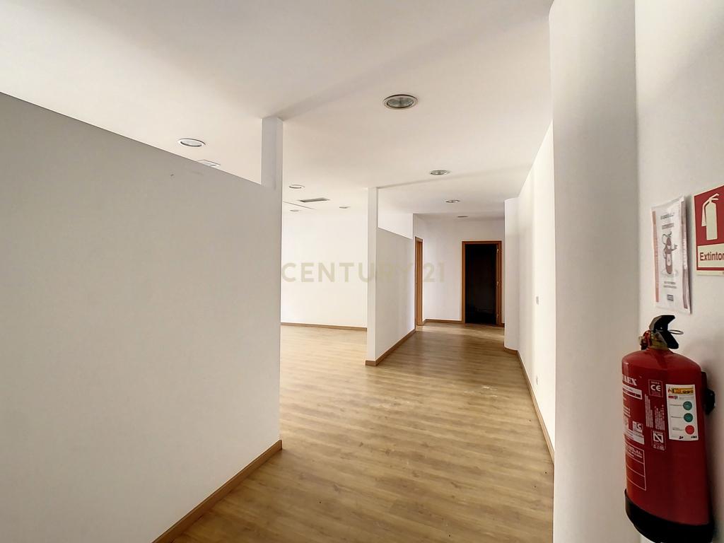 Escritório com 157 m2 na Av. Columbano Bordalo Pinheiro, Lisboa - Image 6