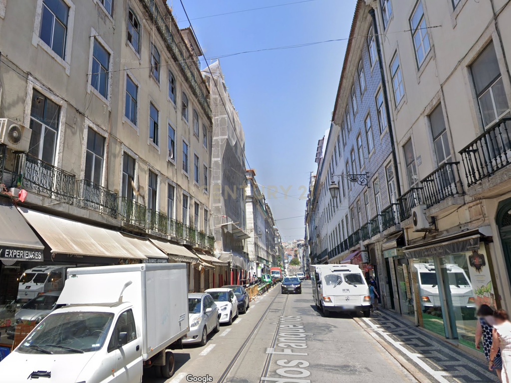 Prédio na Baixa - Projeto para Hotel 4* - 30 quartos - Image 1
