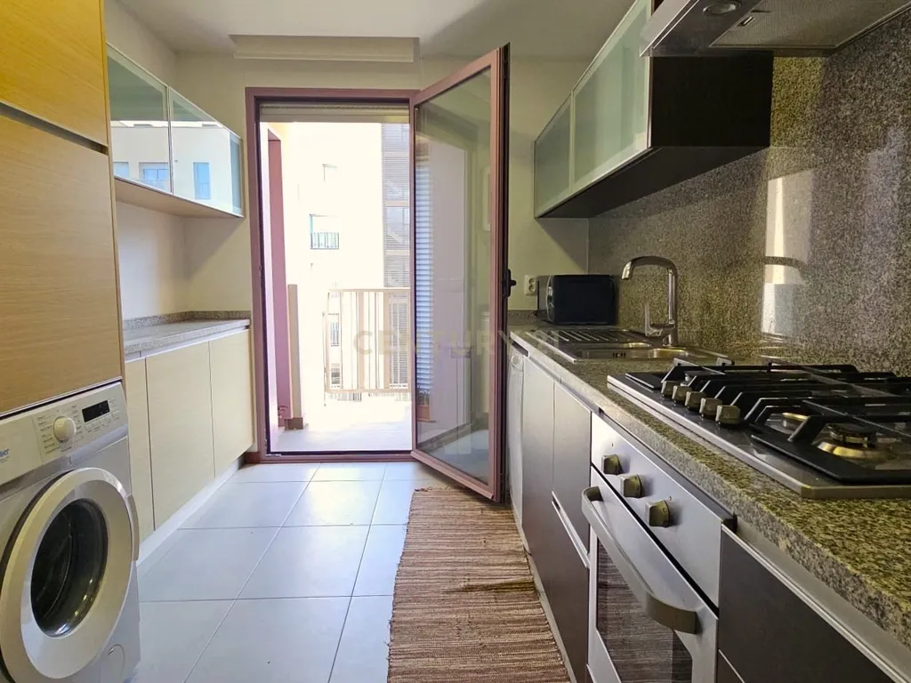 Apartamento com Três Quartos no Centro da Cidade da Póvoa de Varzim - Image 12