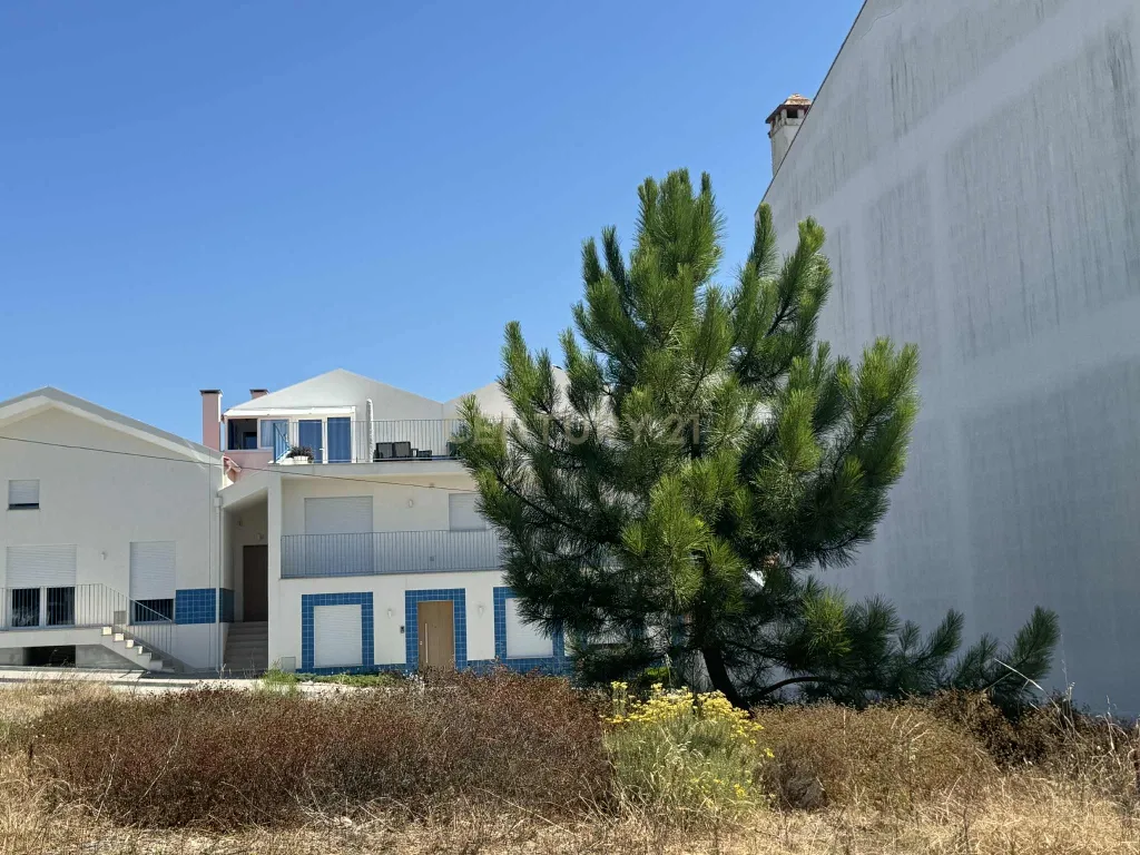 Terreno com Projeto Aprovado na Nazaré com licença a levantamento - Image 8