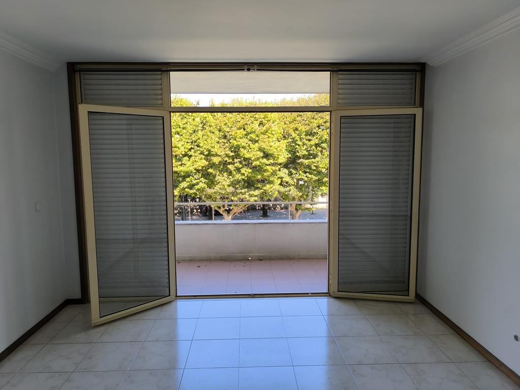 Apartamento T1 em Fão, Esposende - Oportunidade Única - Image 1