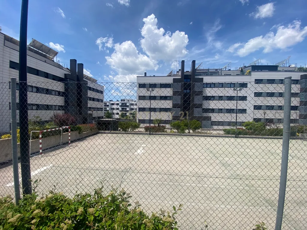 Luxuoso Apartamento com Vista Panorâmica em Madrid - Image 31