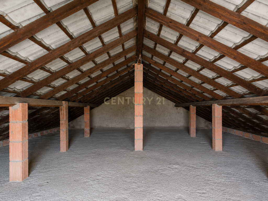 Moradia T2 Renovada, com 119 m² de Logradouro - Image 16