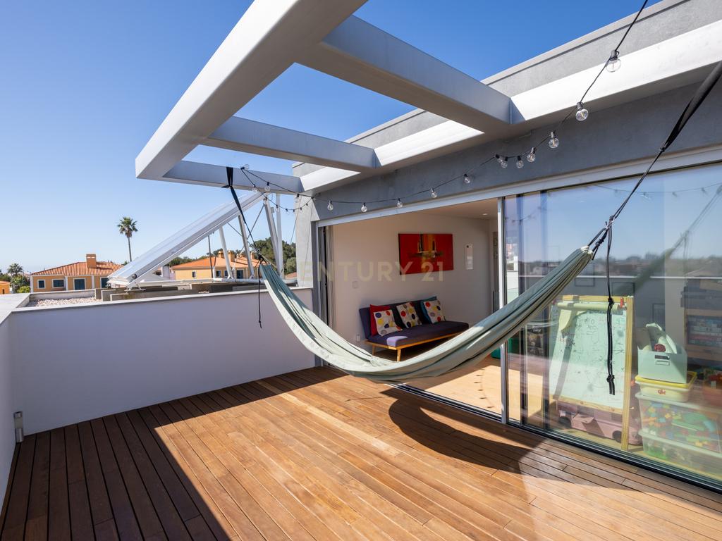 Moradia Nova com 5 quartos + 2 dentro de um condomínio localizado a apenas 5 minutos do Kings College Cascais - Image 29