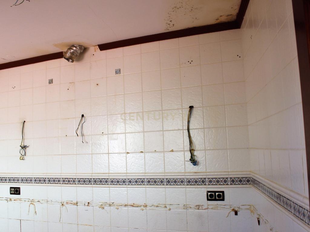  - Image 11