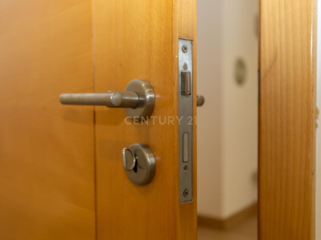 Apartamento T1+1 - Sobreda - Image 25