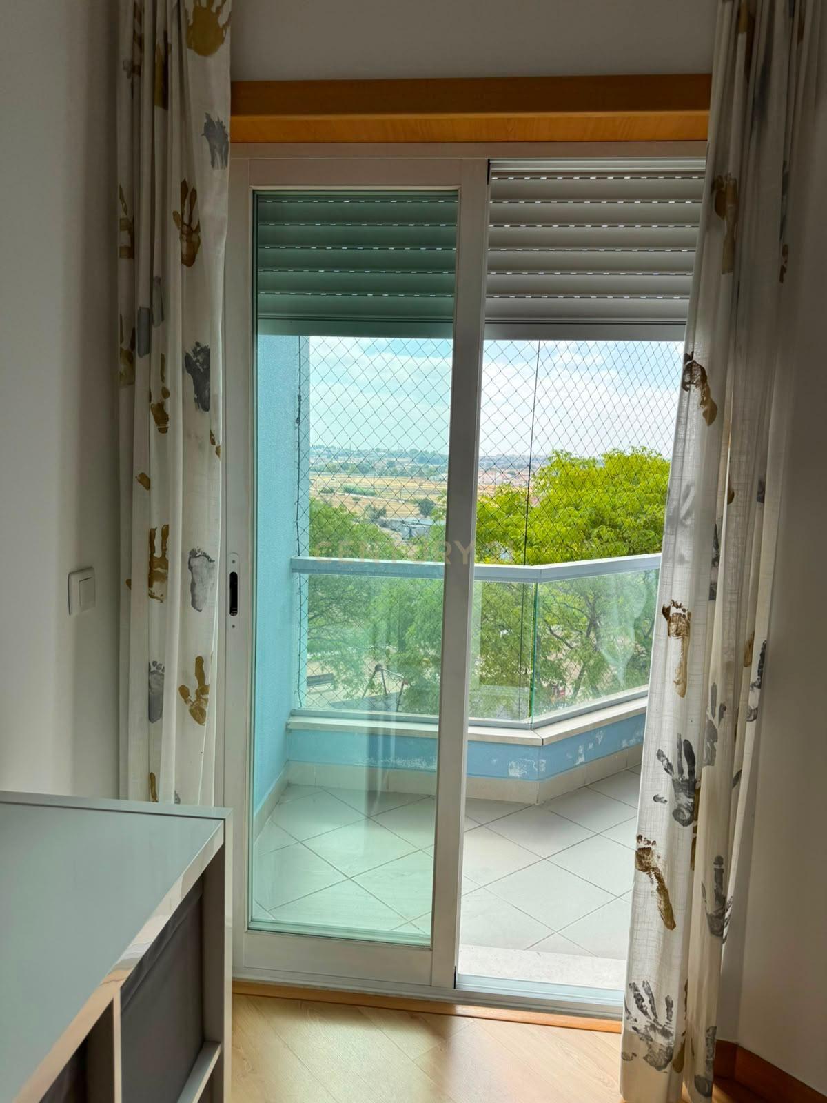 Fotografia 7 de Arrendamento Luxuoso Apartamento T3 em Montijo com Vista Desafogada e Piscina