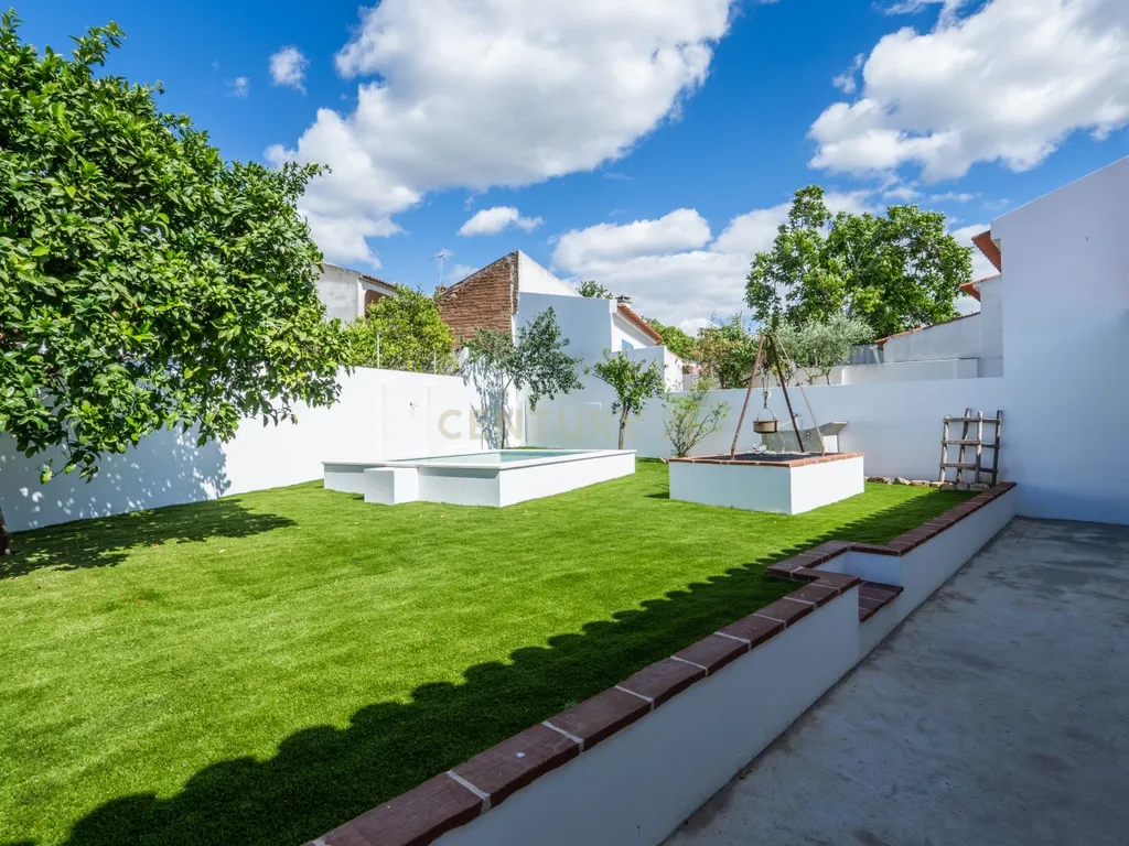 Moradia T2 Premium com Piscina, Suite e Acabamentos de Excelência - Image 30