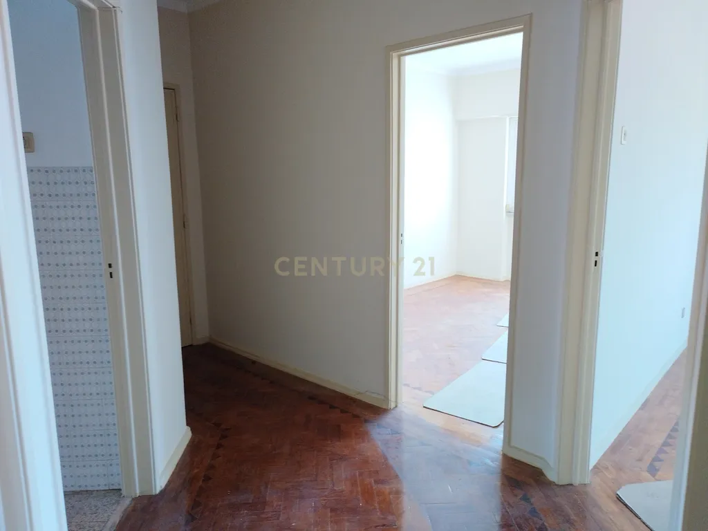 Prédio no Centro de Sacavém : Oportunidade de Investimento - Image 7