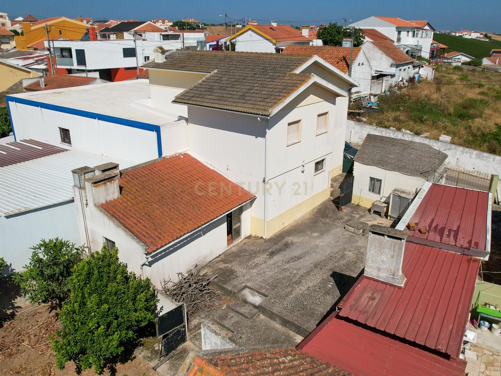 ** Excelente Moradia T3 c/ boas áreas na Ventosa - Torres Vedras ** - Image 42