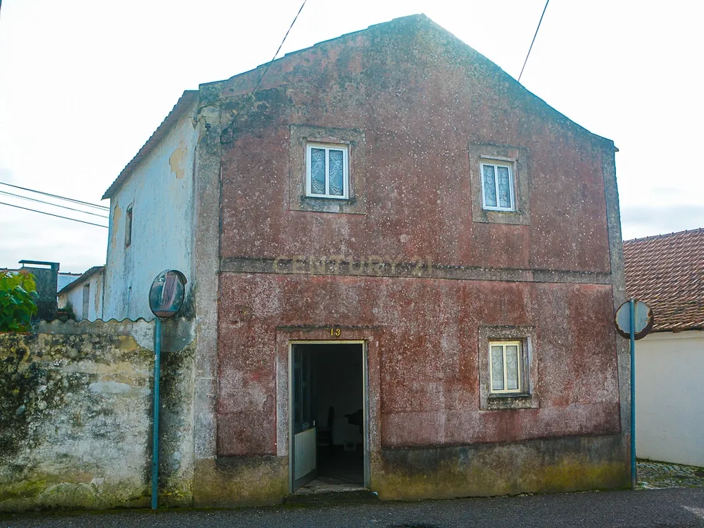 Moradia Para Restaurar em Pataias - Image 1