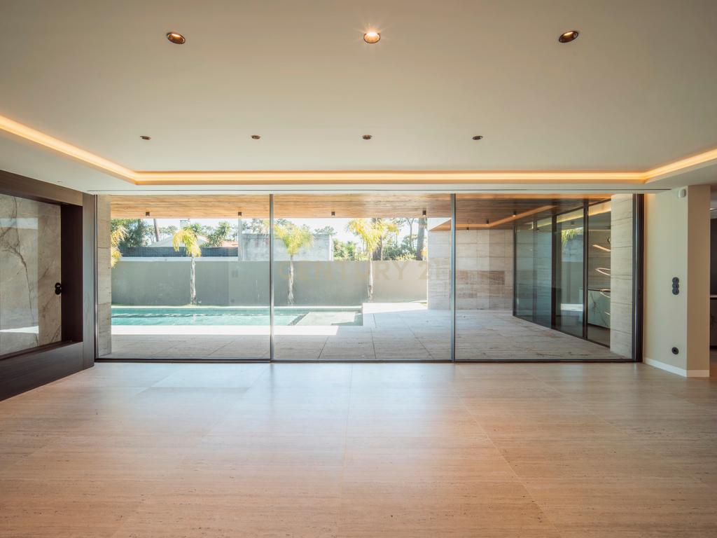Moradia T4 na Verdizela — Design, Luz e Piscina num Terreno de 1.032 m² - Image 10