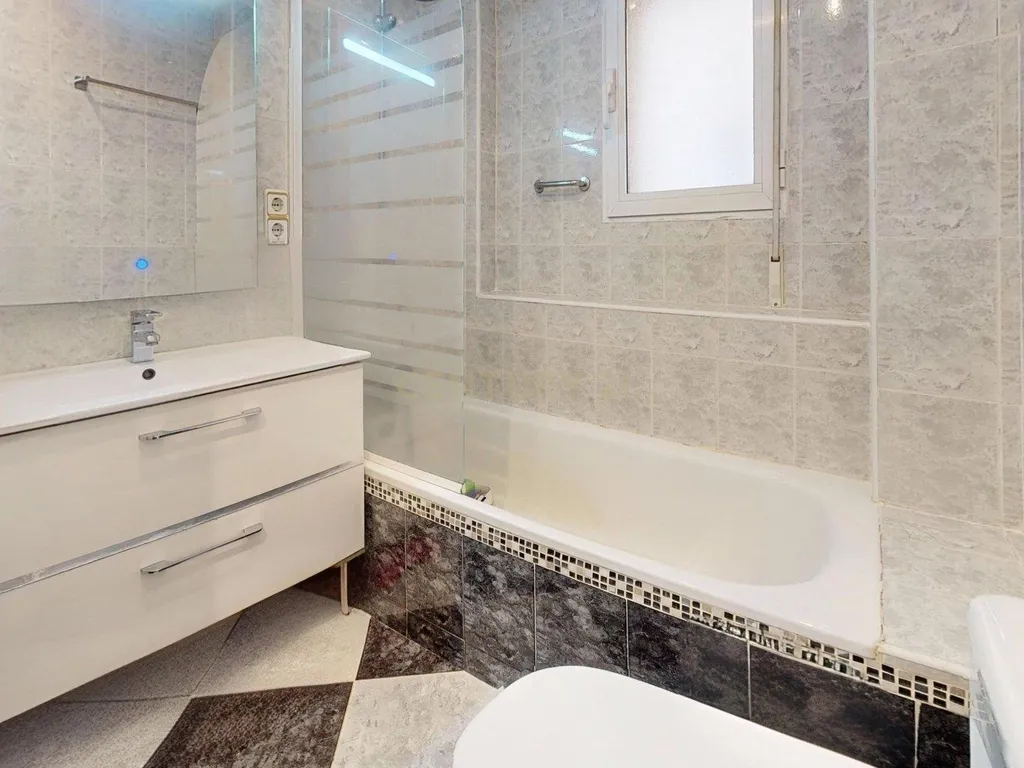 Apartamento Renovado em Alcalá de Henares, Madrid - Image 29