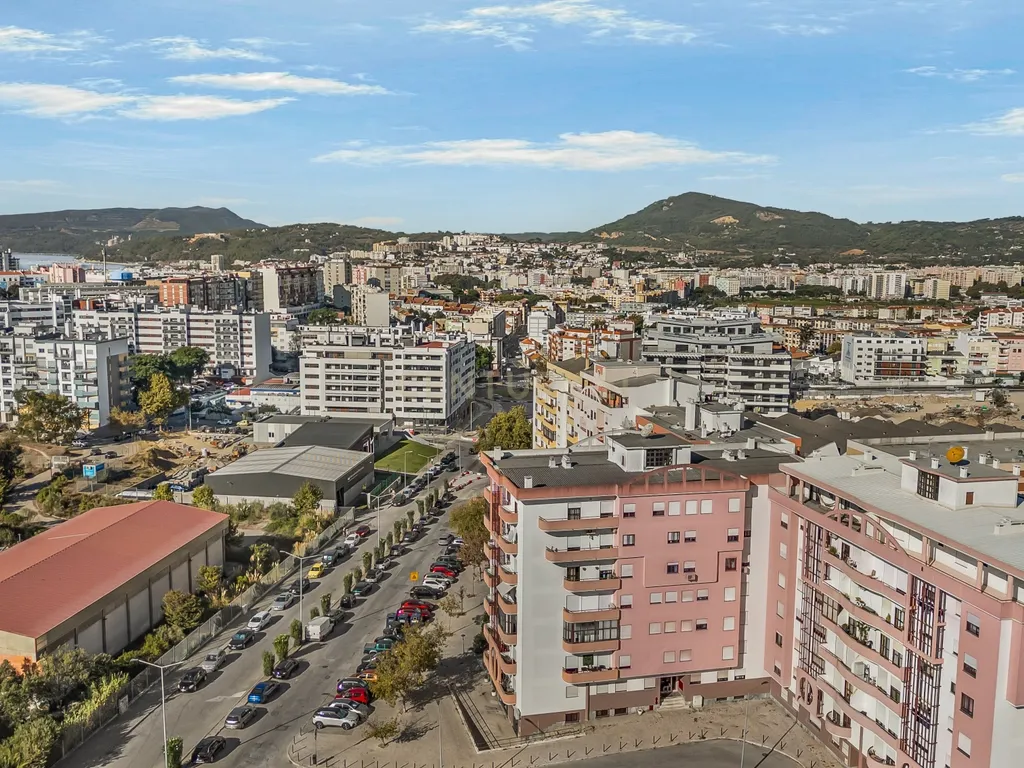 Apartamento T3 nos Quatro Caminhos - Image 21