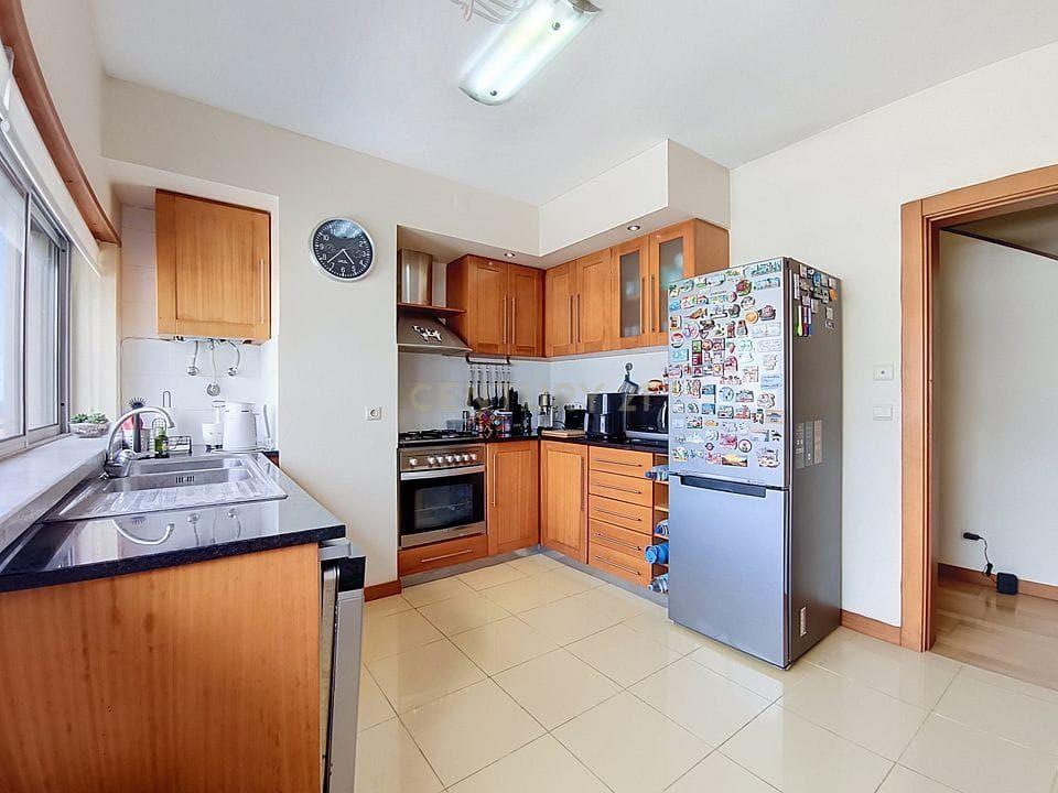 Fotografia 12 de Duplex T2 de Excelência com Vista Mar e Serra