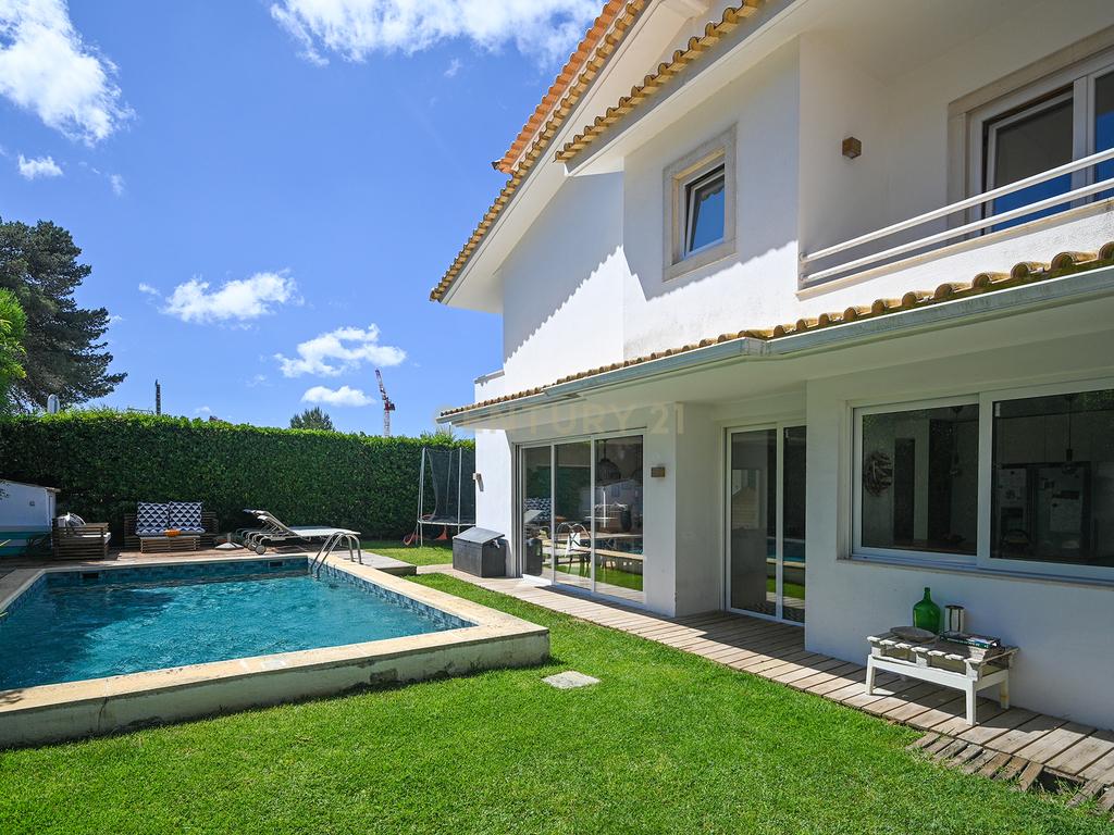 Moradia T5 de Luxo na Aldeia de Juzo – Cascais - Image 9