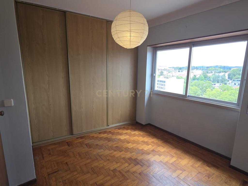 Arrendamento | T2 + Sótão | Montes Claros – Coimbra - Image 12