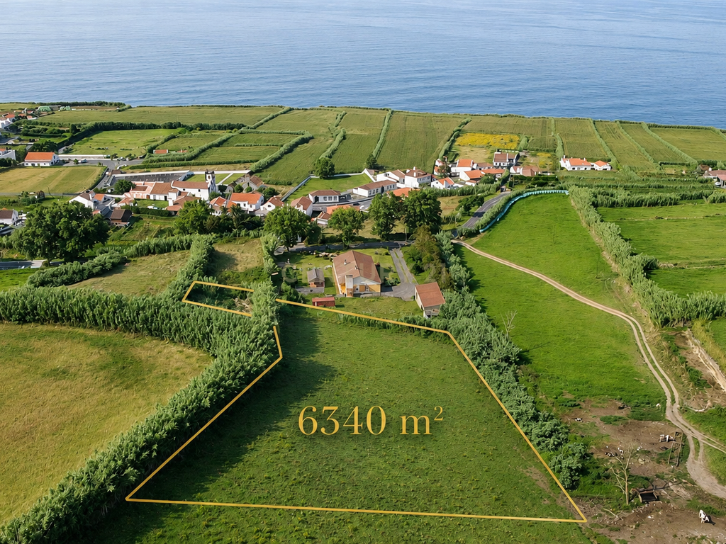Terreno com Vista Mar e Montanha em Ponta Delgada - Image 1
