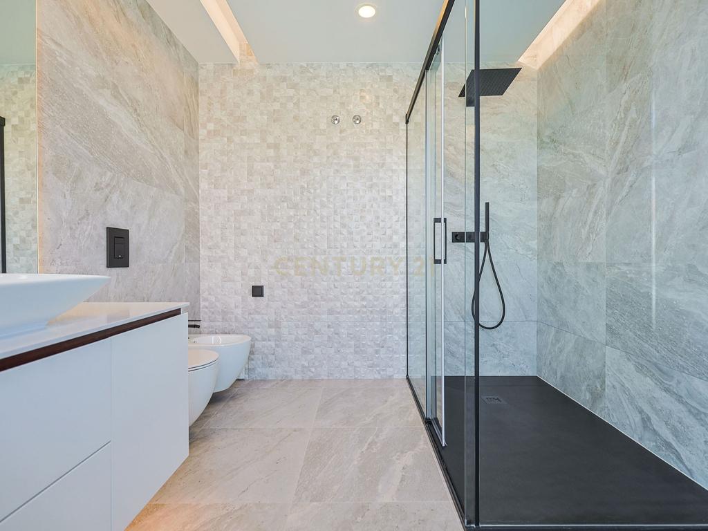 Moradia T5 com Piscina e Domótica - Nova Construção na Charneca da Caparica - Image 26