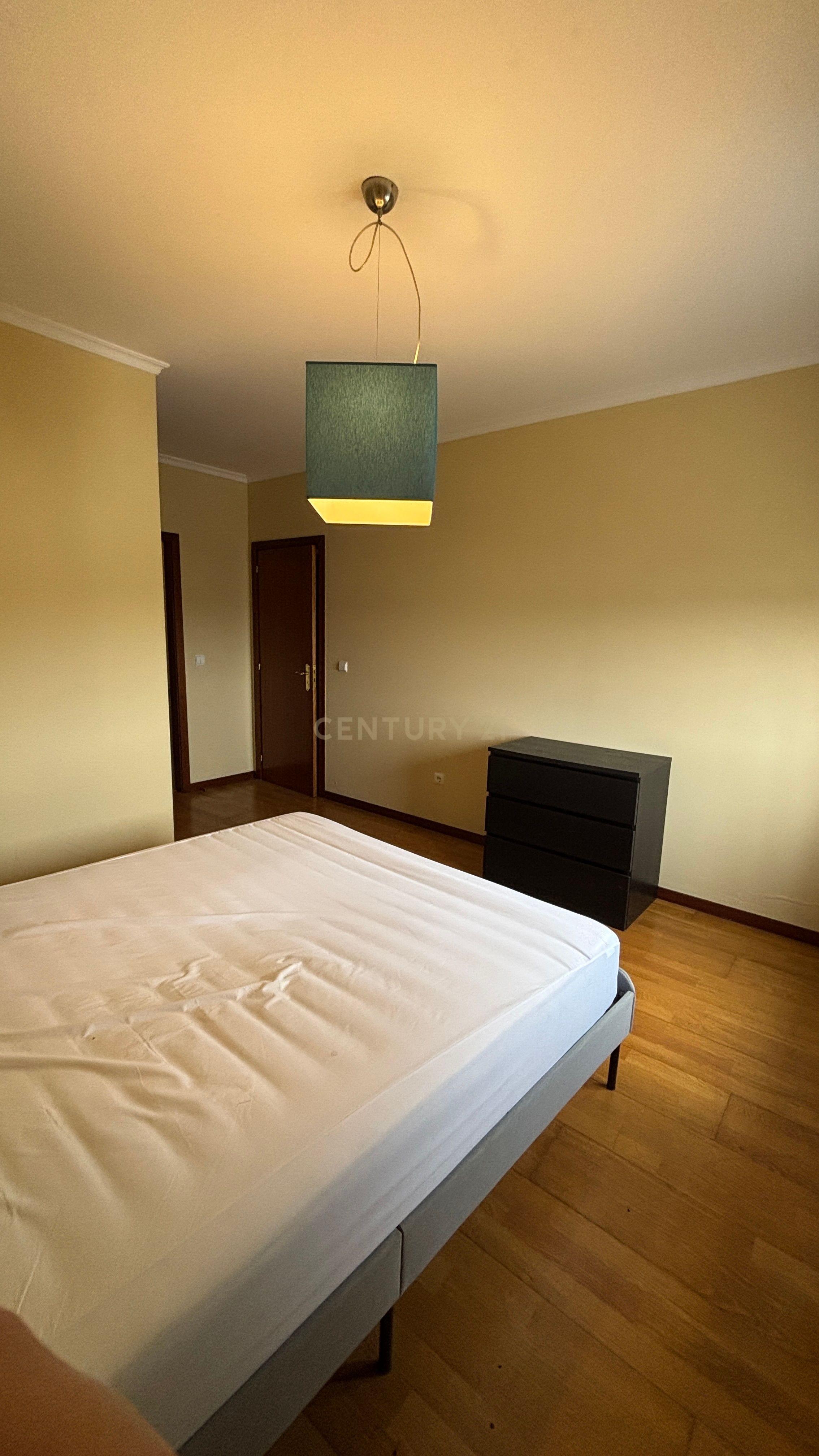 Fotografia 9 de Apartamento T3 no Último Piso com Terraço e Garagem – A Apenas 750 Metros da Praia