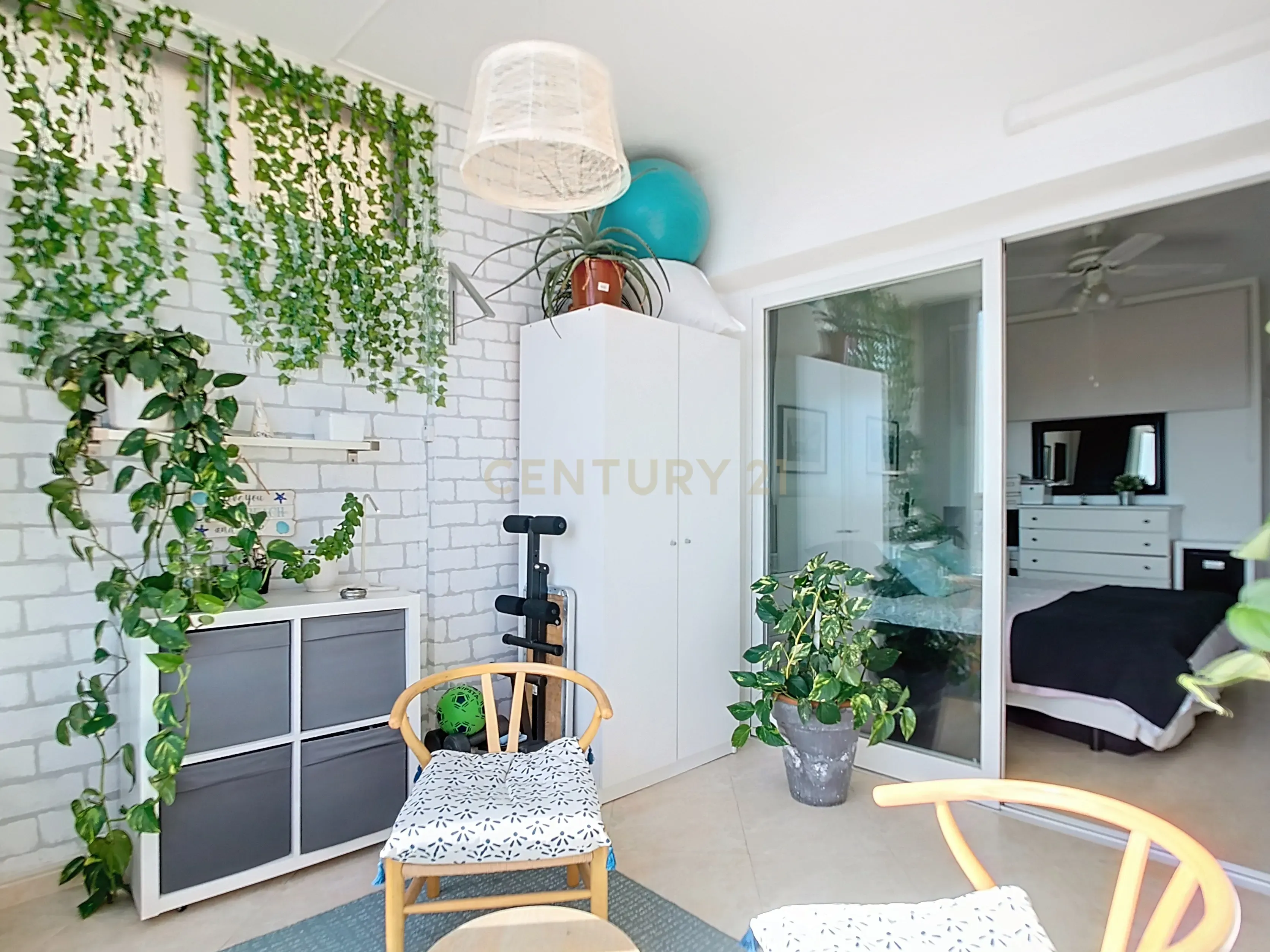 Apartamento Renovado com Vista Panorâmica em Málaga - Image 16