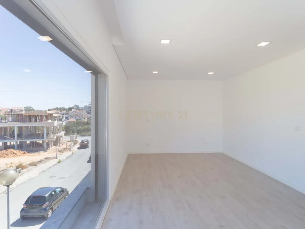Oportunidade: Moradia T5 com jardim e piscina, na Sobreda, Almada. Em Venda! - Image 16