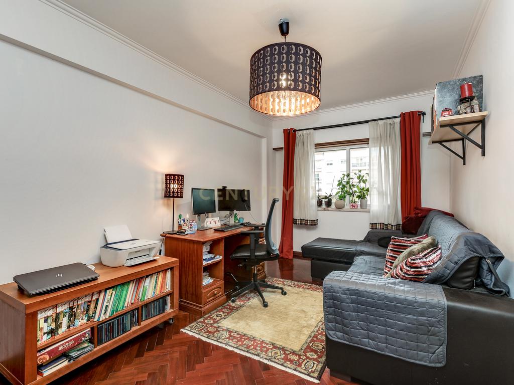 UMA CASA DE SONHO - T4 em Queluz - Image 18