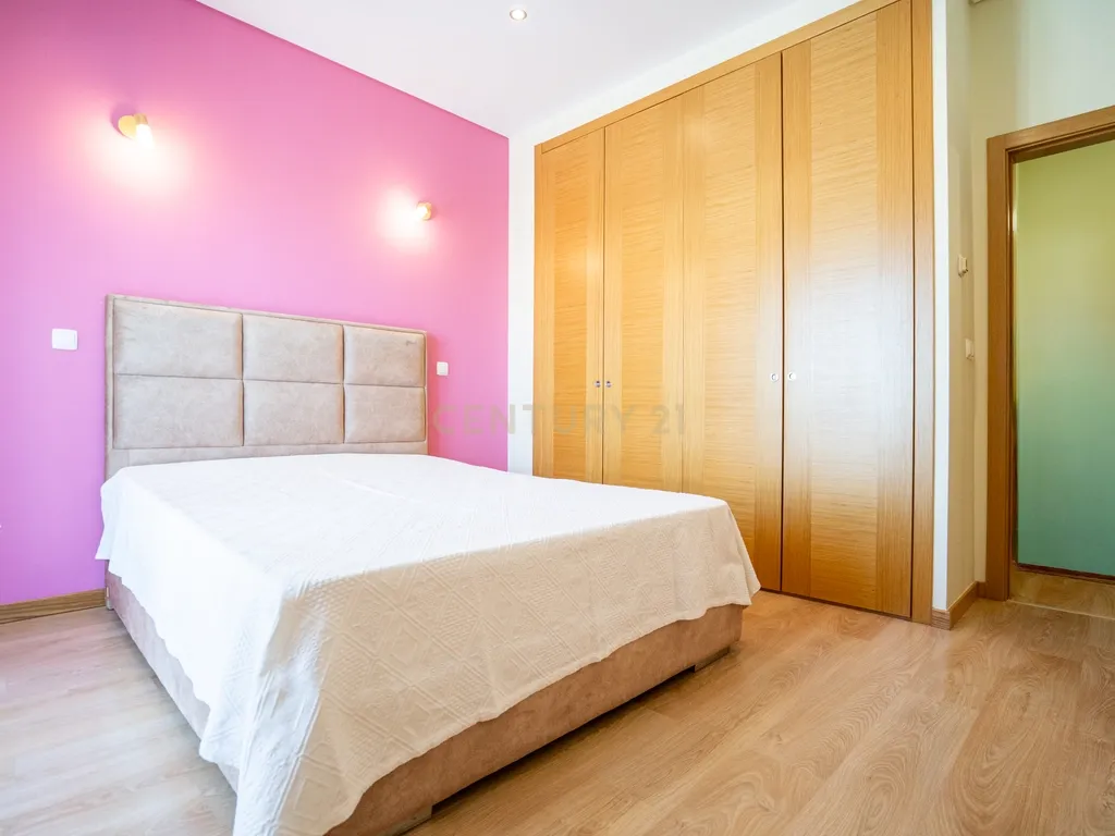 Moradia Contemporânea T4 em Santo António da Charneca - Barreiro - Image 15