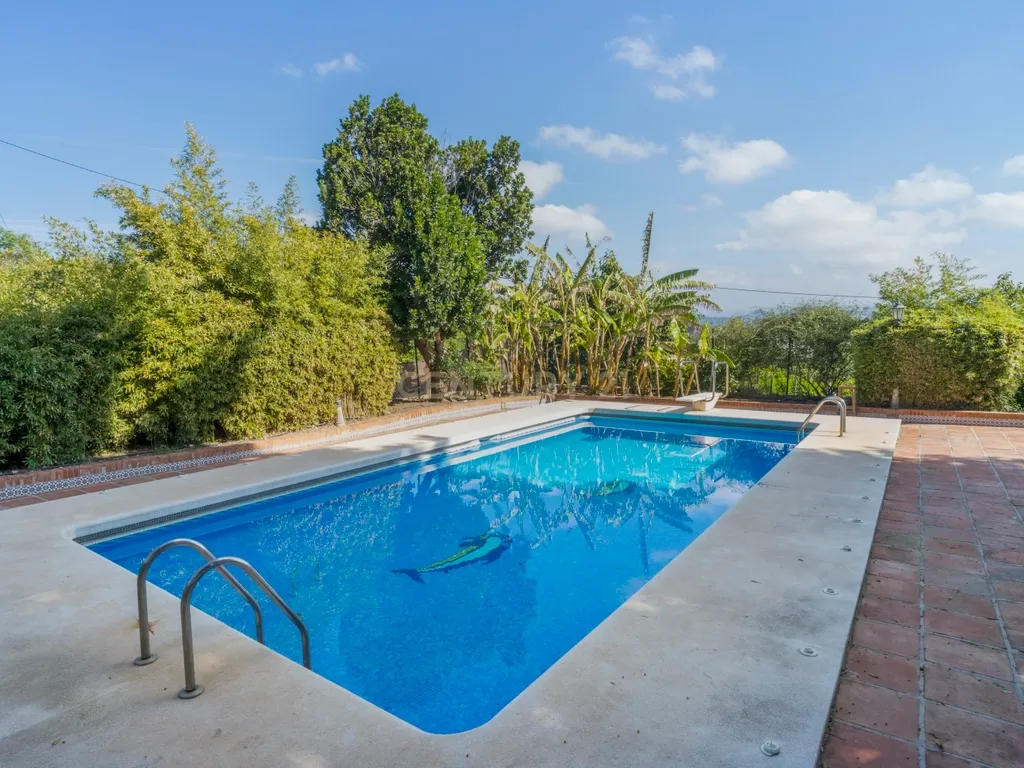 Propriedade única com 2 habitações independentes, piscina e zona desportiva em Alhaurín de la Torre - Image 48