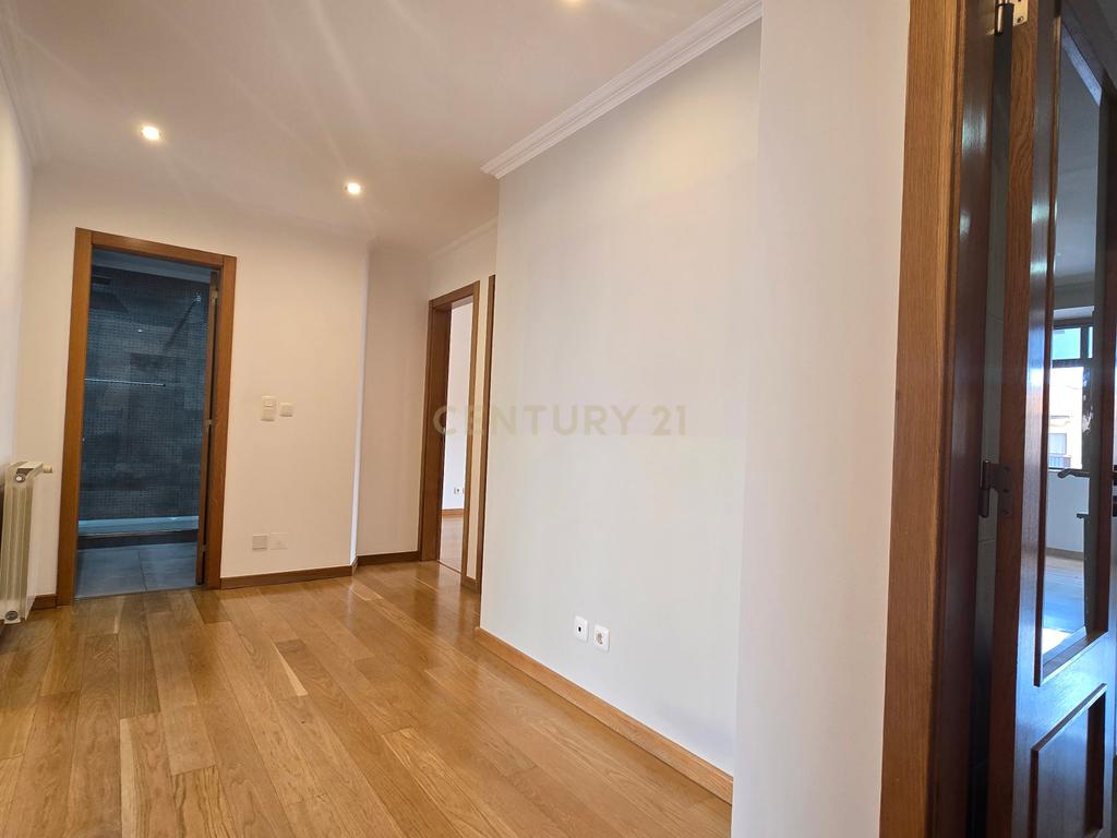 T2 com Box para arrendamento em Porto Salvo, Oeiras - Image 15